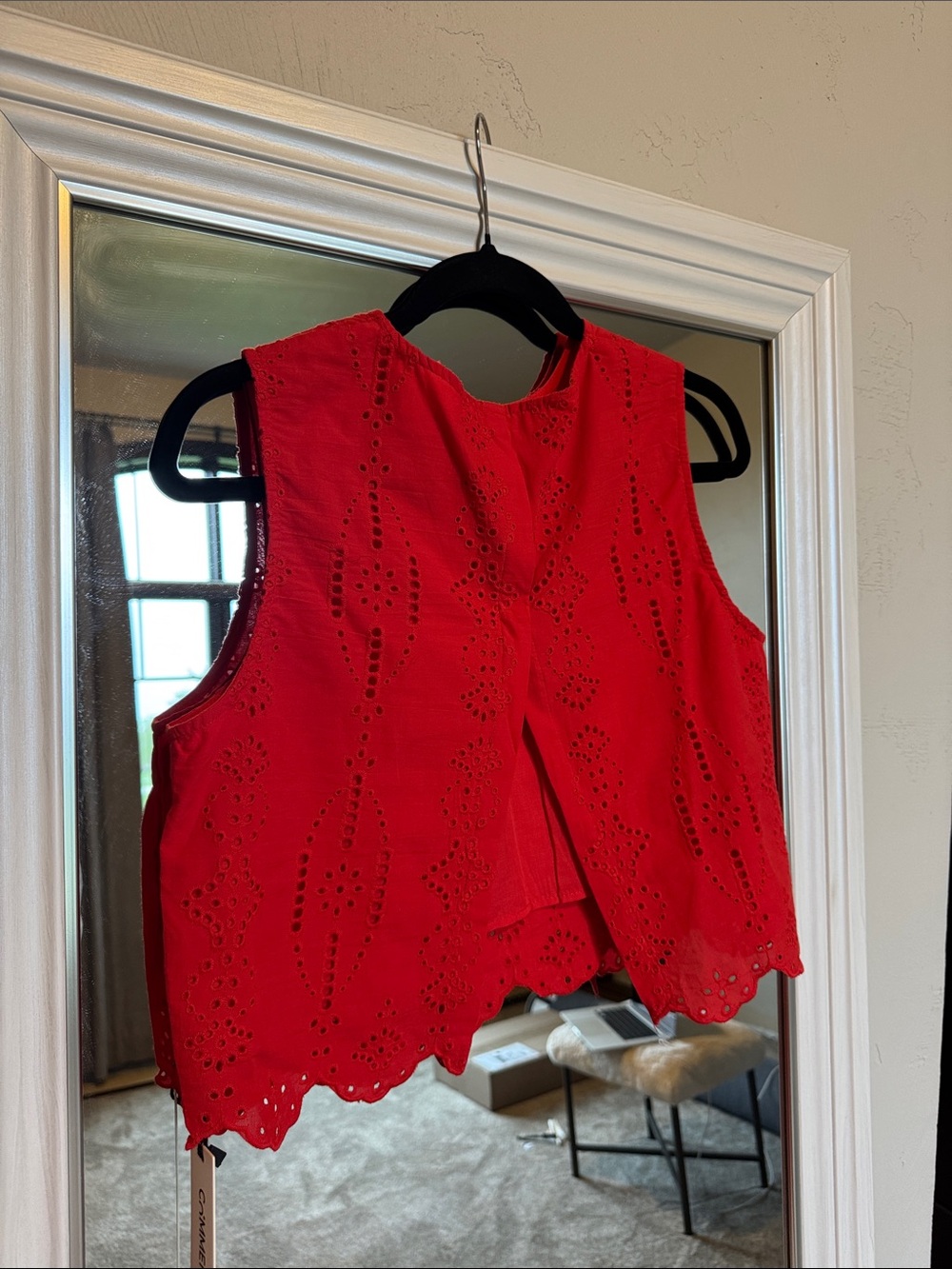 Commense Red Eyelet 2 Piece Set - Picture 4 of 5
